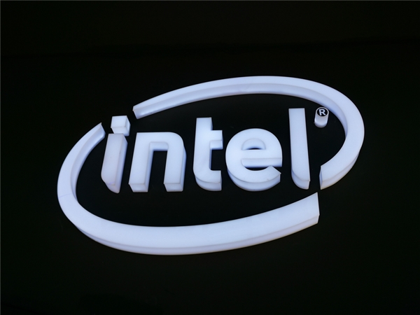 Intel携手联发科：将为联发科提供芯片代工服务